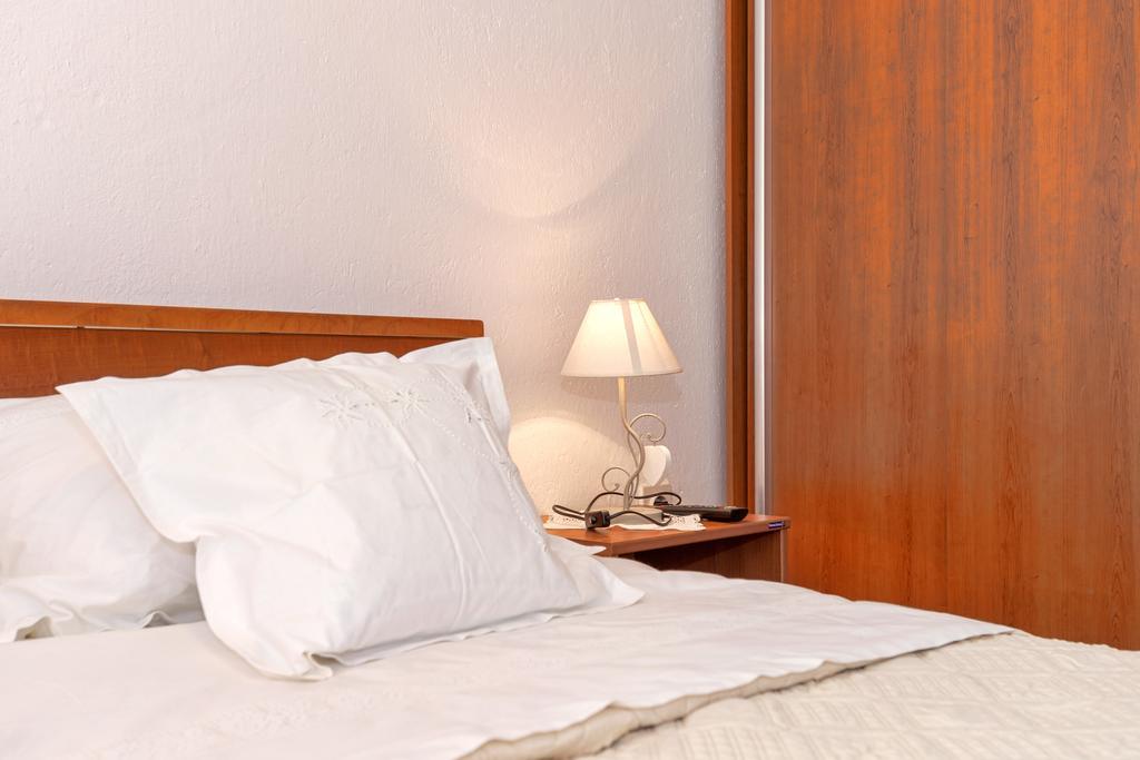 Guesthouse Wish Stari Grad  Rom bilde
