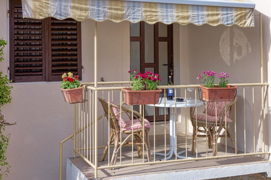 Guesthouse Wish Stari Grad  Rom bilde