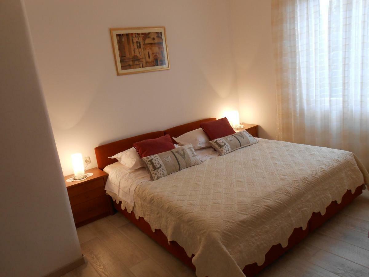 Guesthouse Wish Stari Grad  Eksteriør bilde